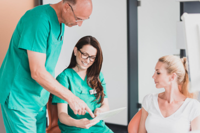Mund-, Kiefer-, Gesichtschirurgie – Coburg – Feller / Otte – Teamarbeit in der Praxis Mund-, Kiefer-, Gesichtschirurgie - Coburg - Feller / Otte - Teamarbeit in der Praxis