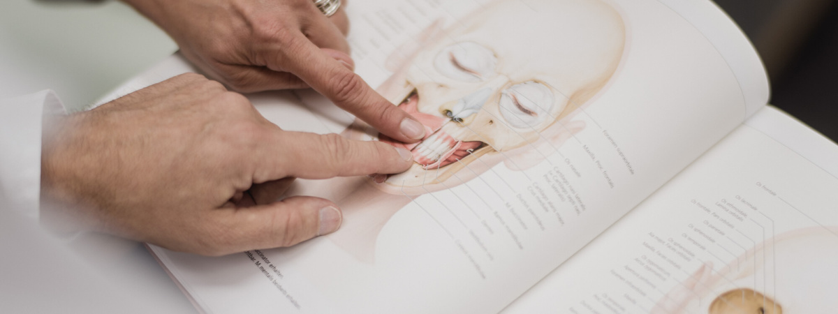 Mund-, Kiefer-, Gesichtschirurgie – Coburg – Feller / Otte – Leistungen Slider Mund-, Kiefer-, Gesichtschirurgie - Coburg - Feller / Otte - Leistungen Slider